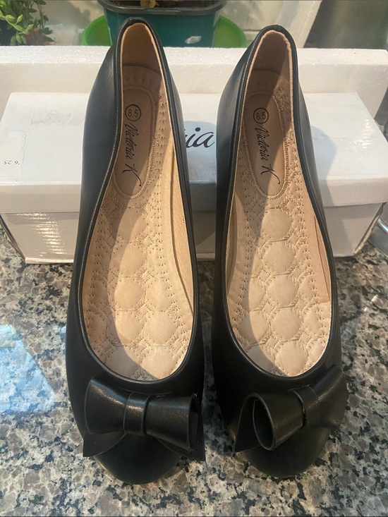 Victoria K Shoes - Victoria K Flats with accent bow 🎀